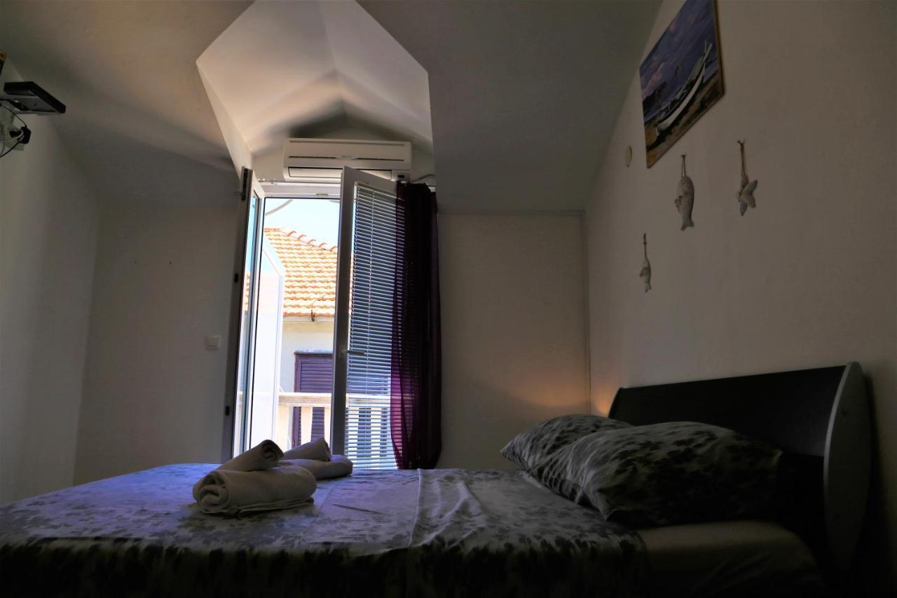 Apartments Muic Tisno Exterior photo